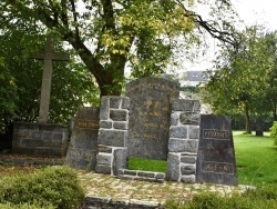 Photo paysage et monuments, La Chèze - le monument aux morts