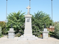 Photo paysage et monuments, Coatréven - le monment aux morts