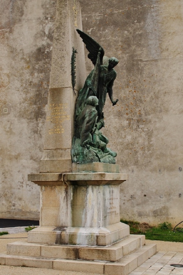 Photo Corseul - Monument-aux-Morts