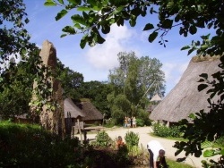 Photo paysage et monuments, Pleumeur-Bodou - Le Village Gaulois (Parc du Radôme, à Pleumeur-Bodou)