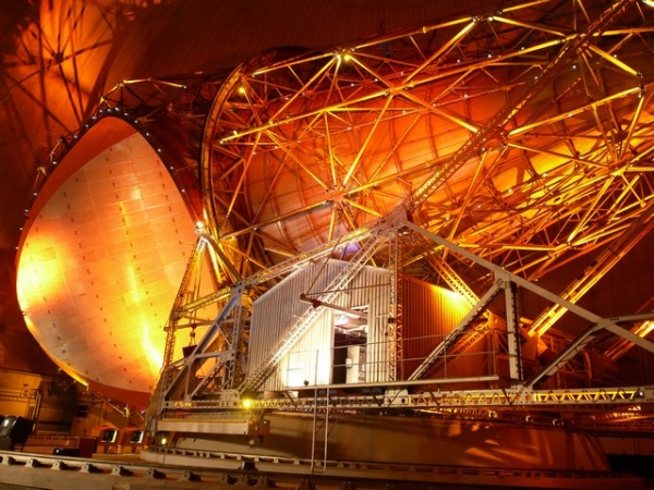 Photo Pleumeur-Bodou - Pleumeur-Bodou : l'antenne, sous le Radôme