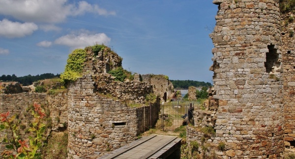 Photo Saint-Cast-le-Guildo - Ruines du Château