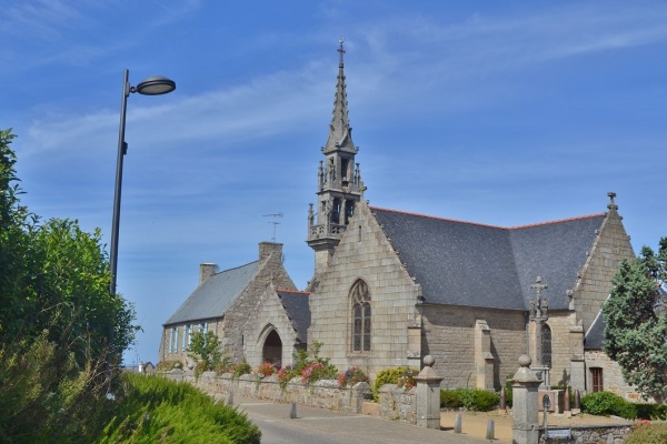 Photo Trélévern - église Sainte Leonore et Sainte Anne