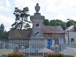 Photo paysage et monuments, Chard - le monument aux morts