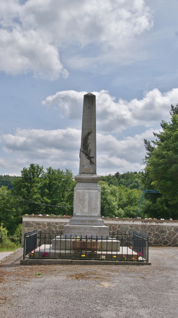 Photo Néoux - le monument aux morts