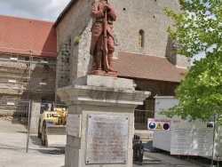 Photo paysage et monuments, Saint-Avit-de-Tardes - le monument aux morts