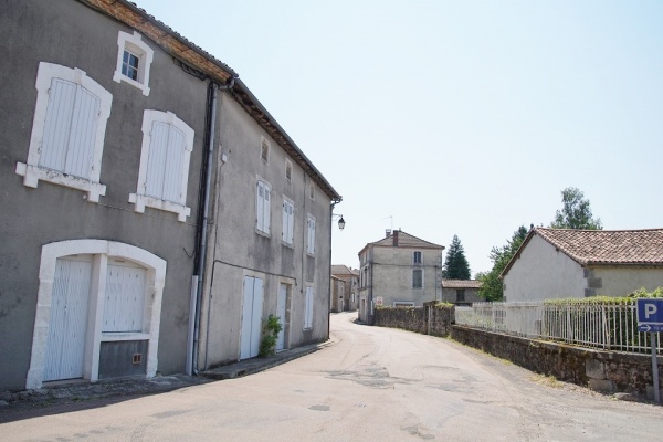 Photo Abjat-sur-Bandiat - le Village