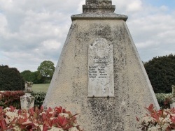 Photo paysage et monuments, Alles-sur-Dordogne - Monuments Aux Morts