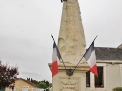 Photo paysage et monuments, Antonne-et-Trigonant - le Monument Aux Morts