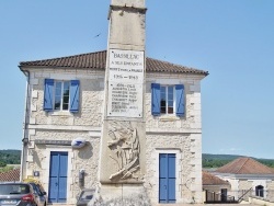 Photo paysage et monuments, Bassillac - le Monument Aux Morts