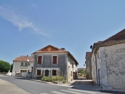 Photo paysage et monuments, Bertric-Burée - le village