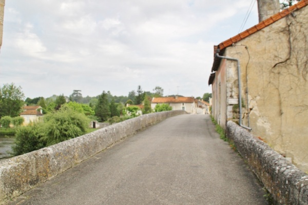 Photo Bourdeilles - Le Village