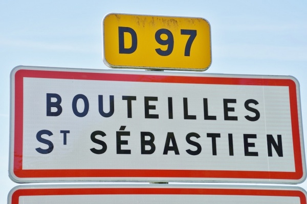 Photo Bouteilles-Saint-Sébastien - bouteilles saint sébastien (24320)
