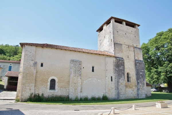 Photo Bussac - église Saint Pierre Saint Paul