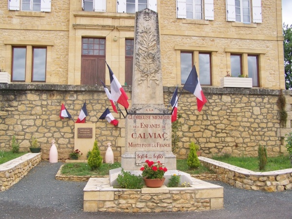 Photo Calviac-en-Périgord - le monument aux morts