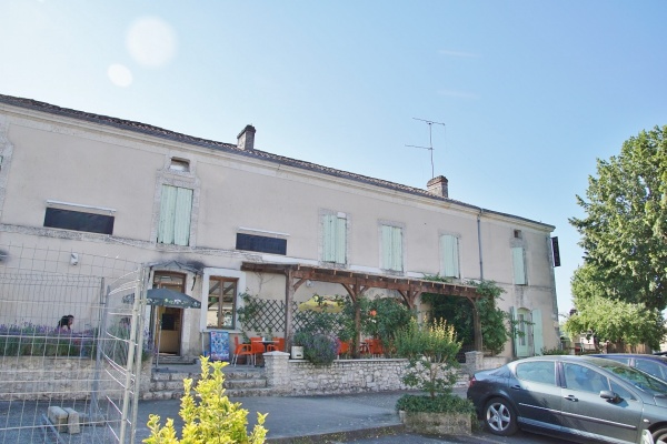 Photo Champagnac-de-Belair - le village