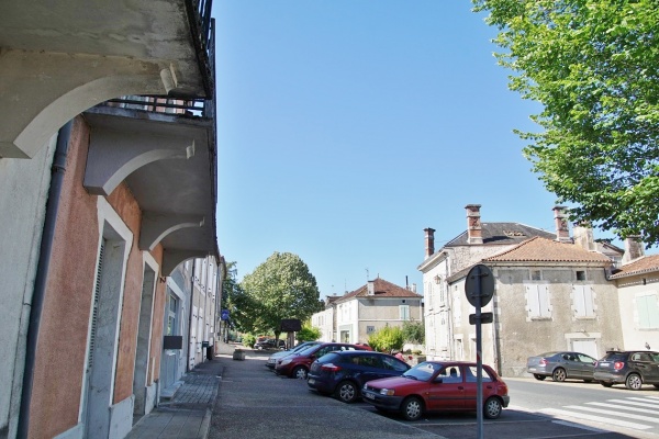 Photo Champagnac-de-Belair - le village