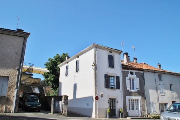 Photo Champagnac-de-Belair - le village