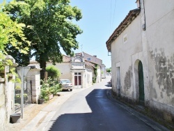Photo paysage et monuments, Champagne-et-Fontaine - le village