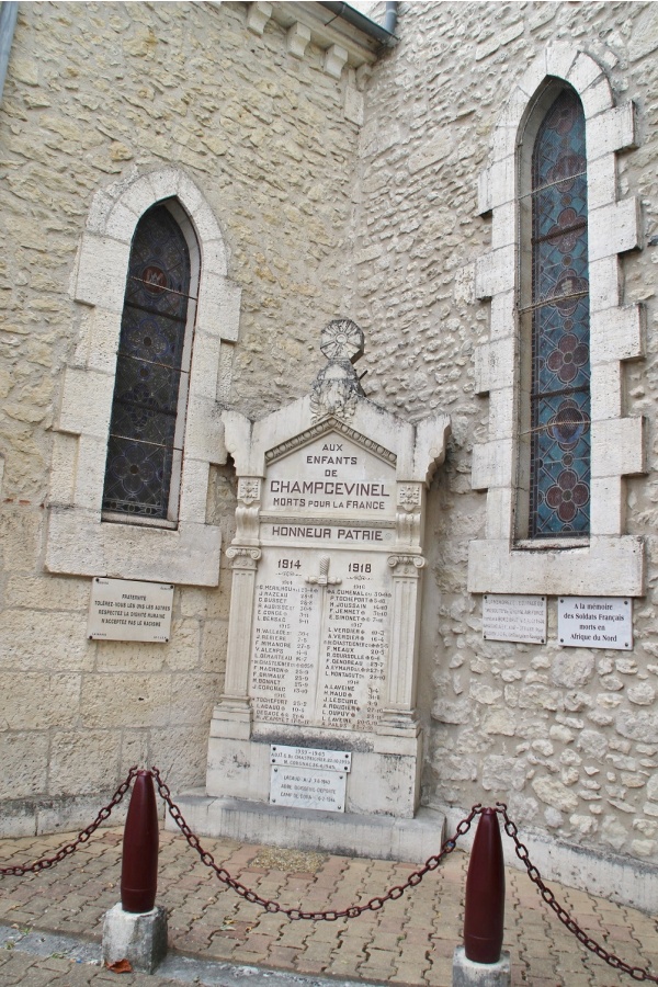 Photo Champcevinel - le monument aux morts