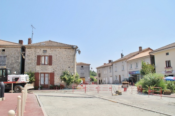 Photo Champniers-et-Reilhac - le village