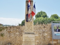 Photo paysage et monuments, La Chapelle-Faucher - le Monuments Aux Morts