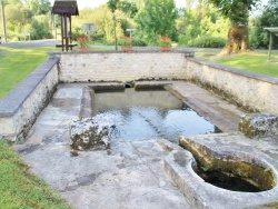 Photo paysage et monuments, La Chapelle-Montmoreau - le lavoir