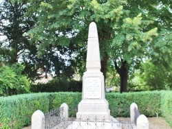 Photo paysage et monuments, Chourgnac - le monument aux morts