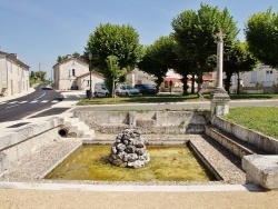 Photo paysage et monuments, Coutures - Fontaine et Lavoir