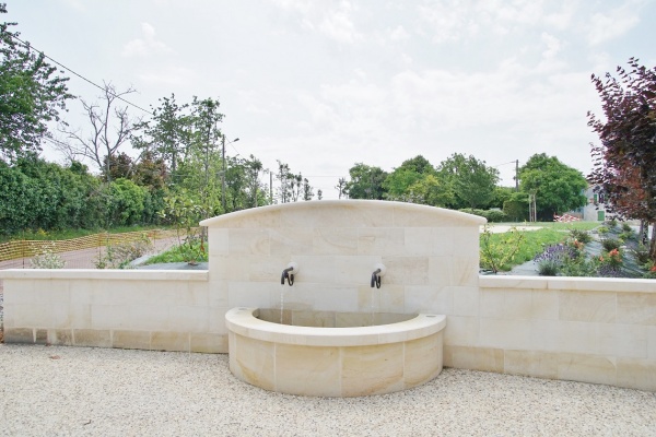 Photo Douchapt - la Fontaine