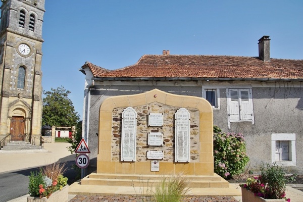 Photo Dussac - le monument aux morts