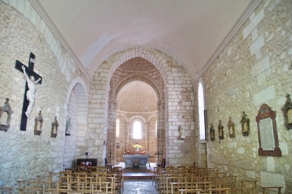 Photo Eyvirat - église saint Pierre