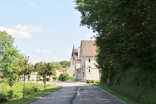 Photo Eyzerac - le village
