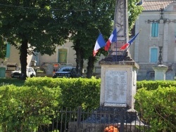 Photo paysage et monuments, Grand-Brassac - le monument aux morts