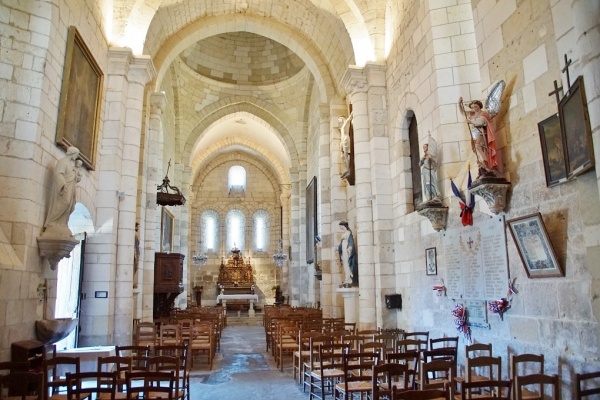 Photo Grand-Brassac - église Saint Pierre Saint Paul