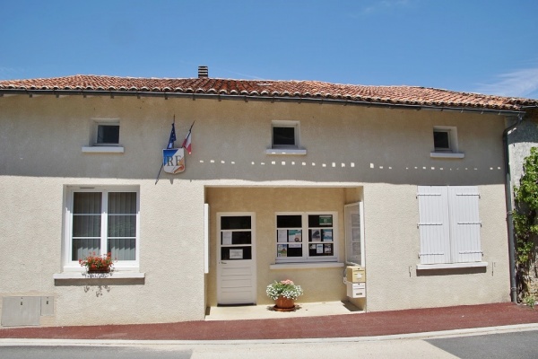 Photo Hautefaye - la mairie