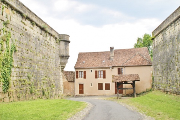 Photo Hautefort - Le Village