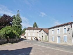 Photo paysage et monuments, Javerlhac-et-la-Chapelle-Saint-Robert - le village