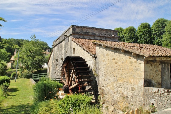 Photo Javerlhac-et-la-Chapelle-Saint-Robert - le village