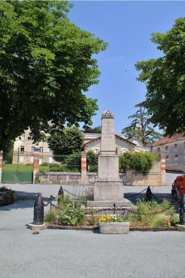 Photo Ligueux - le monument aux morts