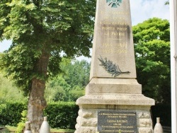 Photo paysage et monuments, Lisle - le monument aux morts