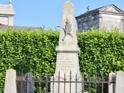 Photo paysage et monuments, Lussas-et-Nontronneau - le monument aux morts