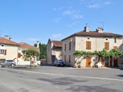 Photo paysage et monuments, Lussas-et-Nontronneau - le village