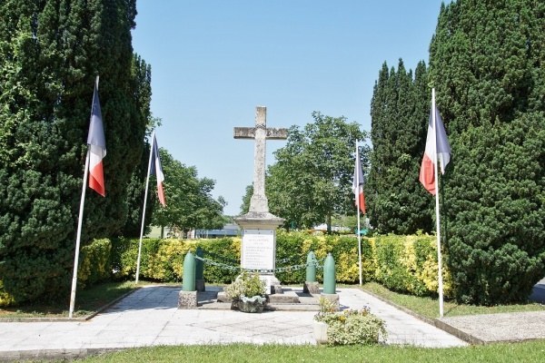 Photo Mensignac - le monument aux morts