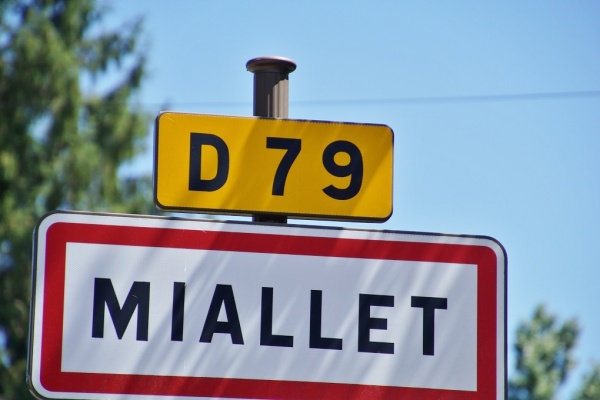 Photo Mialet - miallet (24450)