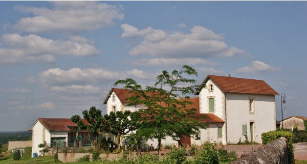 Photo Montazeau - La Commune