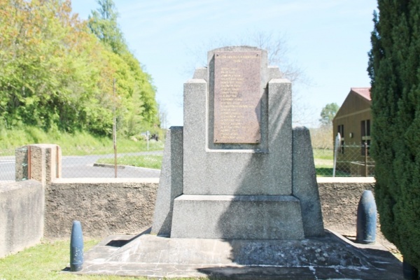 Photo Mouzens - le monument aux morts