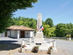 Photo paysage et monuments, Nanteuil-Auriac-de-Bourzac - le Monuments Aux Morts