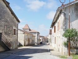 Photo paysage et monuments, Paussac-et-Saint-Vivien - Le Village