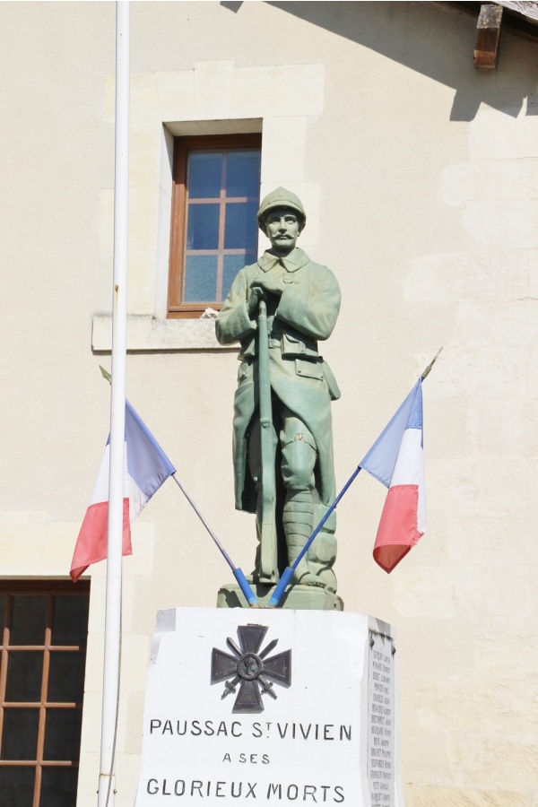 Photo Paussac-et-Saint-Vivien - le Monuments Aux Morts